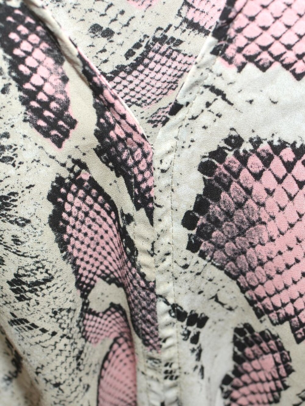 Adrienne Pink & Gray Snake Print V-Neck Front Tie Blouse Kimono Style Sleeves - Picture 6 of 11